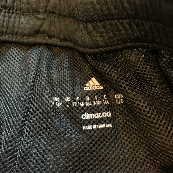 Adidas women’s shorts - Picture 3 of 6